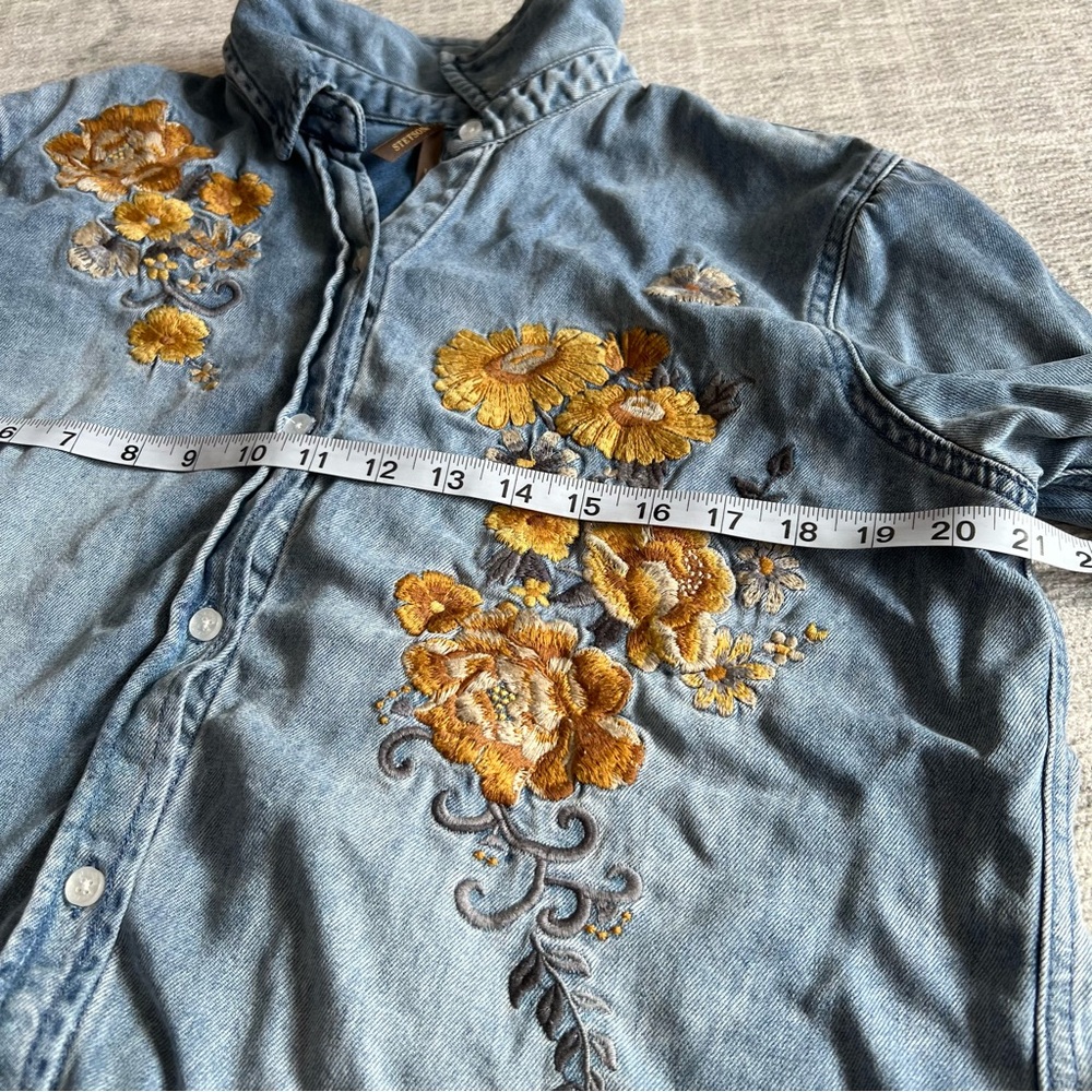 Stetson Women’s Lyocel Denim Shirt with Yellow Floral Embroidery Size Large - Picture 12 of 13